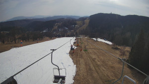 Snow park Paprsek - Lanovka - pohled dolů - 10.3.2026 v 14:00 Snow park Paprsek - Lanovka - pohled dolů - 10.3.2026 v 14:00