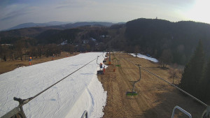 Snow park Paprsek - Lanovka - pohled dolů - 10.3.2026 v 16:00 Snow park Paprsek - Lanovka - pohled dolů - 10.3.2026 v 16:00