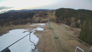 Snow park Paprsek - Lanovka - pohled dolů - 8.4.2026 v 06:01 Snow park Paprsek - Lanovka - pohled dolů - 8.4.2026 v 06:01
