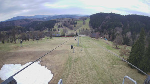 Snow park Paprsek - Lanovka - pohled dolů - 19.4.2026 v 13:01 Snow park Paprsek - Lanovka - pohled dolů - 19.4.2026 v 13:01