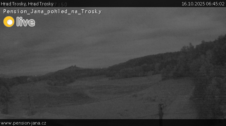 Hrad Trosky - Hrad Trosky - 16.10.2025 v 06:45 Hrad Trosky - Hrad Trosky - 16.10.2025 v 06:45