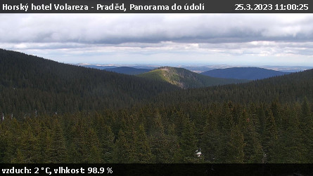 Horský hotel Volareza - Praděd - Panorama do údolí - 25.3.2023 v 11:00