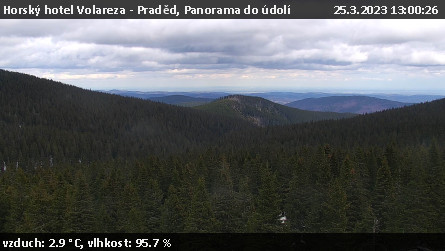 Horský hotel Volareza - Praděd - Panorama do údolí - 25.3.2023 v 13:00