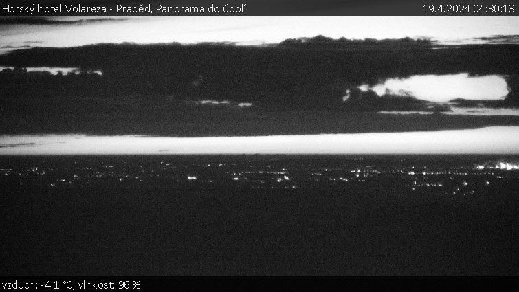 Horský hotel Volareza - Praděd - Panorama do údolí - 19.4.2024 v 04:30