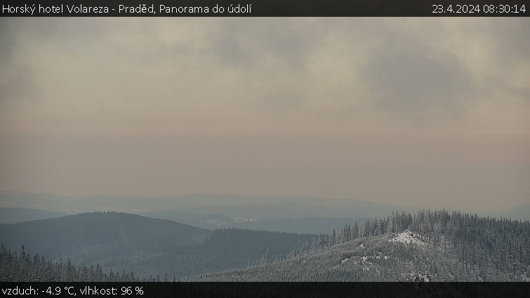 Horský hotel Volareza - Praděd - Panorama do údolí - 23.4.2024 v 08:30