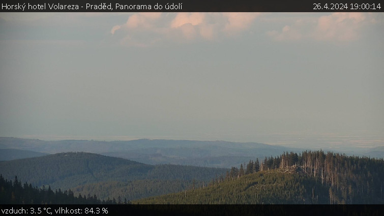 Horský hotel Volareza - Praděd - Panorama do údolí - 26.4.2024 v 19:00