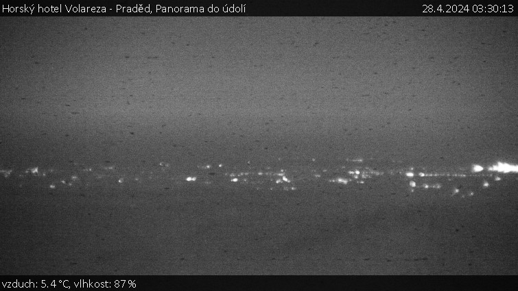 Horský hotel Volareza - Praděd - Panorama do údolí - 28.4.2024 v 03:30