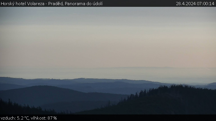 Horský hotel Volareza - Praděd - Panorama do údolí - 28.4.2024 v 07:00