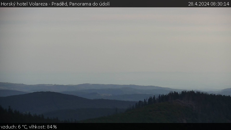 Horský hotel Volareza - Praděd - Panorama do údolí - 28.4.2024 v 08:30