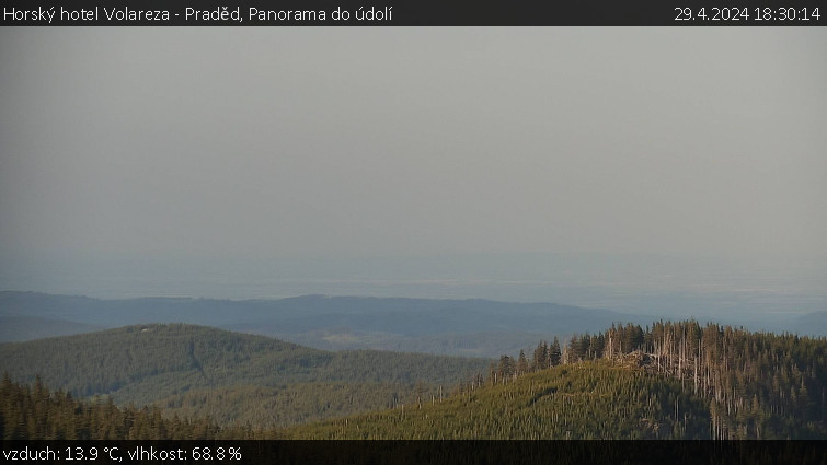 Horský hotel Volareza - Praděd - Panorama do údolí - 29.4.2024 v 18:30