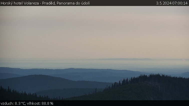 Horský hotel Volareza - Praděd - Panorama do údolí - 3.5.2024 v 07:00
