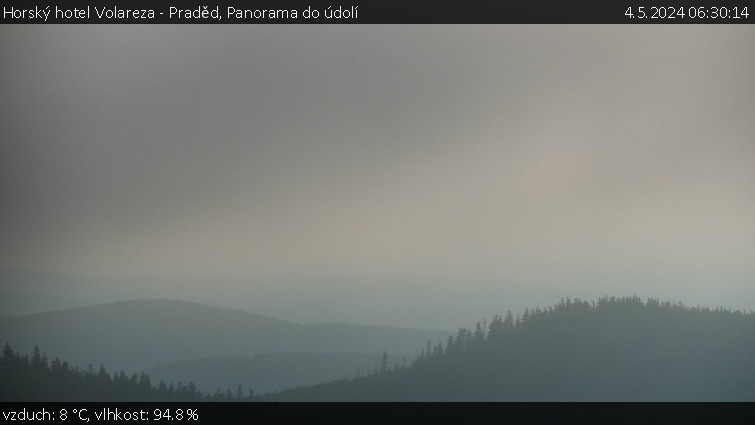 Horský hotel Volareza - Praděd - Panorama do údolí - 4.5.2024 v 06:30