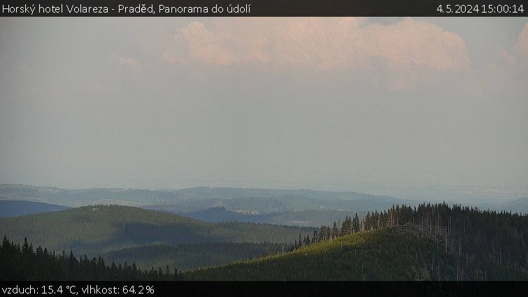Horský hotel Volareza - Praděd - Panorama do údolí - 4.5.2024 v 15:00