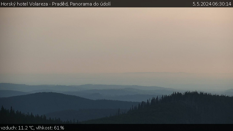 Horský hotel Volareza - Praděd - Panorama do údolí - 5.5.2024 v 06:30