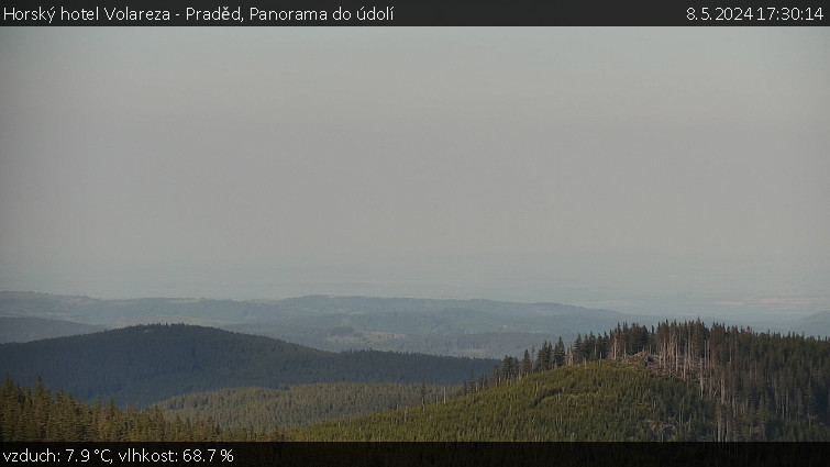Horský hotel Volareza - Praděd - Panorama do údolí - 8.5.2024 v 17:30