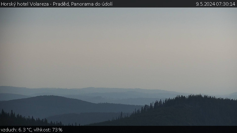 Horský hotel Volareza - Praděd - Panorama do údolí - 9.5.2024 v 07:30