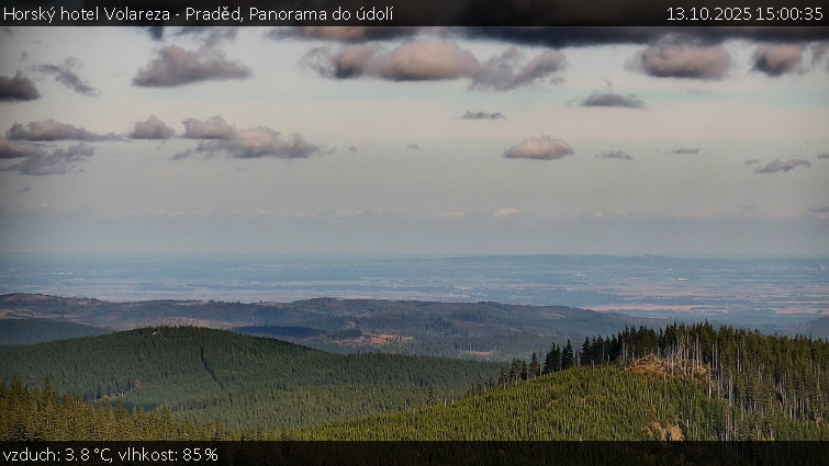 Horský hotel Volareza - Praděd - Panorama do údolí - 13.10.2025 v 15:00 Horský hotel Volareza - Praděd - Panorama do údolí - 13.10.2025 v 15:00