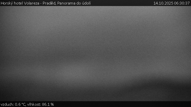 Horský hotel Volareza - Praděd - Panorama do údolí - 14.10.2025 v 06:30 Horský hotel Volareza - Praděd - Panorama do údolí - 14.10.2025 v 06:30