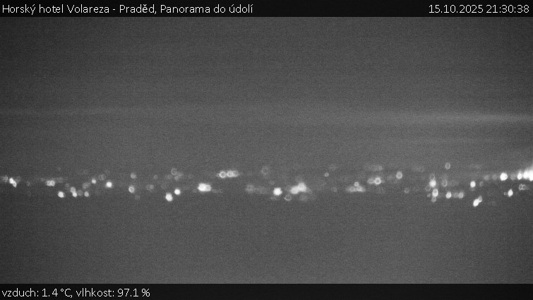Horský hotel Volareza - Praděd - Panorama do údolí - 15.10.2025 v 21:30 Horský hotel Volareza - Praděd - Panorama do údolí - 15.10.2025 v 21:30
