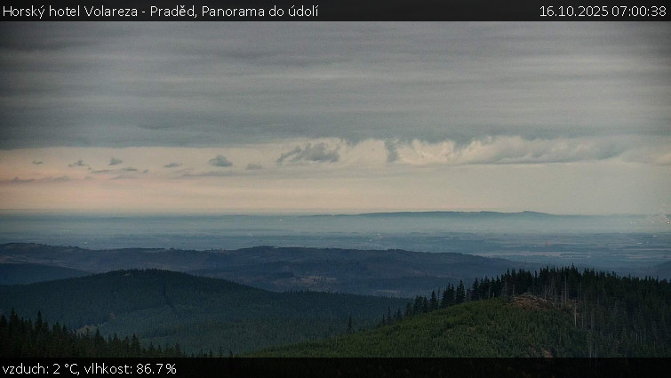 Horský hotel Volareza - Praděd - Panorama do údolí - 16.10.2025 v 07:00 Horský hotel Volareza - Praděd - Panorama do údolí - 16.10.2025 v 07:00