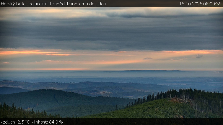 Horský hotel Volareza - Praděd - Panorama do údolí - 16.10.2025 v 08:00 Horský hotel Volareza - Praděd - Panorama do údolí - 16.10.2025 v 08:00