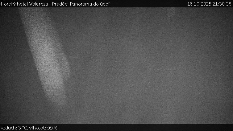 Horský hotel Volareza - Praděd - Panorama do údolí - 16.10.2025 v 21:30 Horský hotel Volareza - Praděd - Panorama do údolí - 16.10.2025 v 21:30