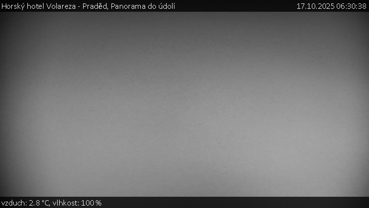 Horský hotel Volareza - Praděd - Panorama do údolí - 17.10.2025 v 06:30 Horský hotel Volareza - Praděd - Panorama do údolí - 17.10.2025 v 06:30
