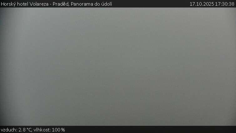 Horský hotel Volareza - Praděd - Panorama do údolí - 17.10.2025 v 17:30 Horský hotel Volareza - Praděd - Panorama do údolí - 17.10.2025 v 17:30