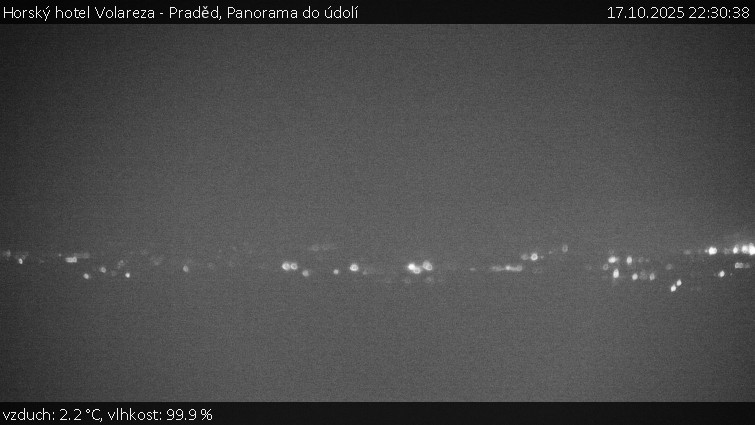 Horský hotel Volareza - Praděd - Panorama do údolí - 17.10.2025 v 22:30 Horský hotel Volareza - Praděd - Panorama do údolí - 17.10.2025 v 22:30