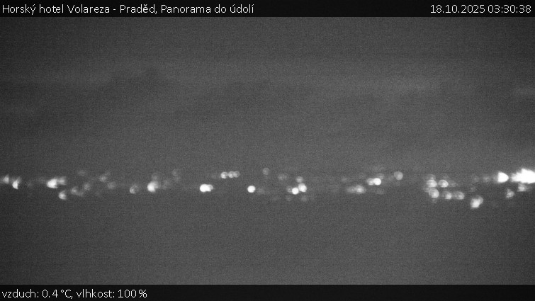 Horský hotel Volareza - Praděd - Panorama do údolí - 18.10.2025 v 03:30 Horský hotel Volareza - Praděd - Panorama do údolí - 18.10.2025 v 03:30
