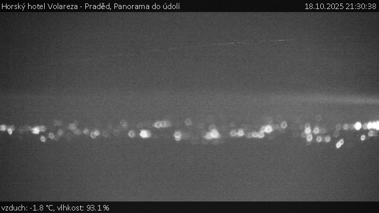 Horský hotel Volareza - Praděd - Panorama do údolí - 18.10.2025 v 21:30 Horský hotel Volareza - Praděd - Panorama do údolí - 18.10.2025 v 21:30