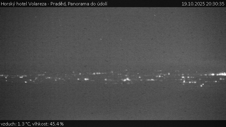Horský hotel Volareza - Praděd - Panorama do údolí - 19.10.2025 v 20:30 Horský hotel Volareza - Praděd - Panorama do údolí - 19.10.2025 v 20:30