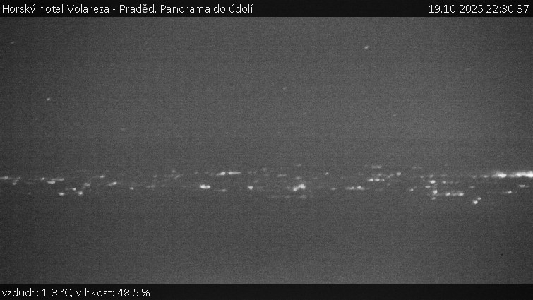 Horský hotel Volareza - Praděd - Panorama do údolí - 19.10.2025 v 22:30 Horský hotel Volareza - Praděd - Panorama do údolí - 19.10.2025 v 22:30