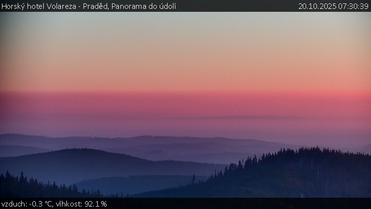 Horský hotel Volareza - Praděd - Panorama do údolí - 20.10.2025 v 07:30 Horský hotel Volareza - Praděd - Panorama do údolí - 20.10.2025 v 07:30