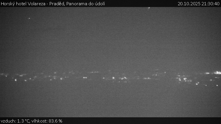 Horský hotel Volareza - Praděd - Panorama do údolí - 20.10.2025 v 21:30 Horský hotel Volareza - Praděd - Panorama do údolí - 20.10.2025 v 21:30
