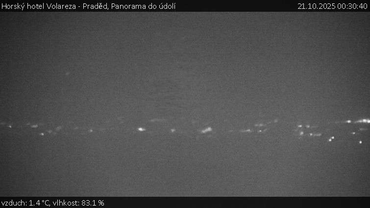 Horský hotel Volareza - Praděd - Panorama do údolí - 21.10.2025 v 00:30 Horský hotel Volareza - Praděd - Panorama do údolí - 21.10.2025 v 00:30