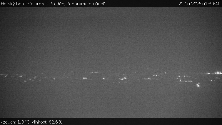 Horský hotel Volareza - Praděd - Panorama do údolí - 21.10.2025 v 01:30 Horský hotel Volareza - Praděd - Panorama do údolí - 21.10.2025 v 01:30