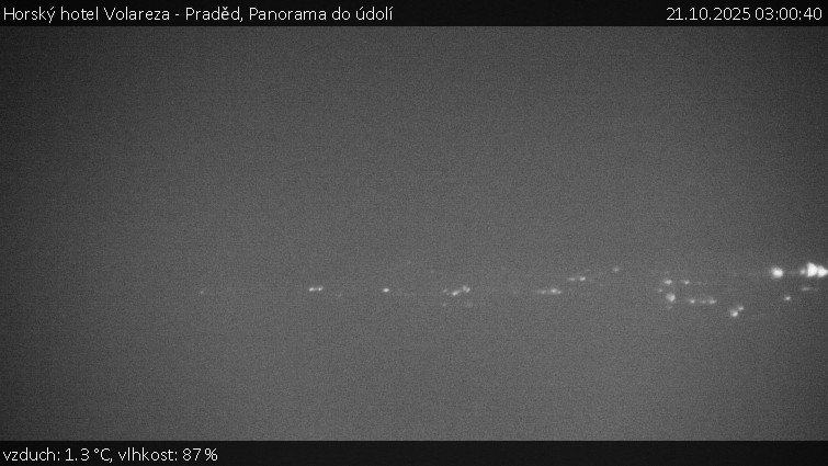 Horský hotel Volareza - Praděd - Panorama do údolí - 21.10.2025 v 03:00 Horský hotel Volareza - Praděd - Panorama do údolí - 21.10.2025 v 03:00