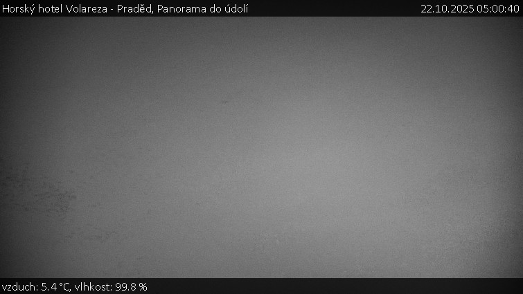 Horský hotel Volareza - Praděd - Panorama do údolí - 22.10.2025 v 05:00 Horský hotel Volareza - Praděd - Panorama do údolí - 22.10.2025 v 05:00