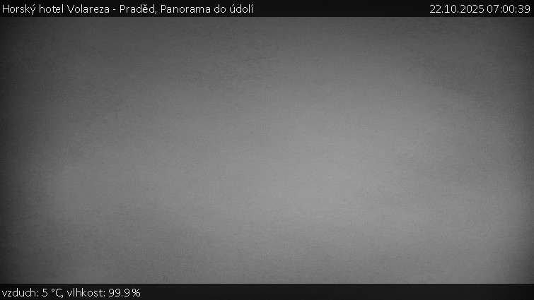 Horský hotel Volareza - Praděd - Panorama do údolí - 22.10.2025 v 07:00 Horský hotel Volareza - Praděd - Panorama do údolí - 22.10.2025 v 07:00