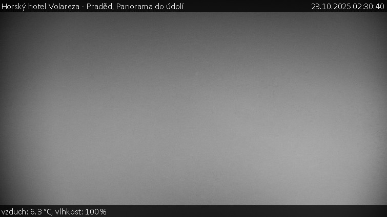 Horský hotel Volareza - Praděd - Panorama do údolí - 23.10.2025 v 02:30 Horský hotel Volareza - Praděd - Panorama do údolí - 23.10.2025 v 02:30