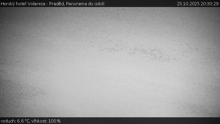 Horský hotel Volareza - Praděd - Panorama do údolí - 23.10.2025 v 20:30 Horský hotel Volareza - Praděd - Panorama do údolí - 23.10.2025 v 20:30