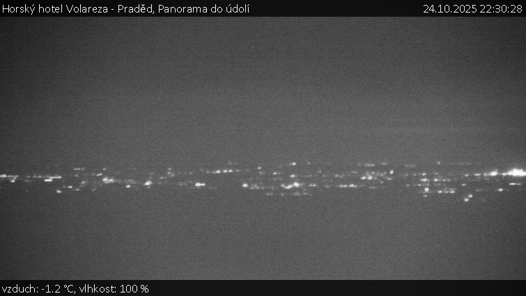 Horský hotel Volareza - Praděd - Panorama do údolí - 24.10.2025 v 22:30 Horský hotel Volareza - Praděd - Panorama do údolí - 24.10.2025 v 22:30