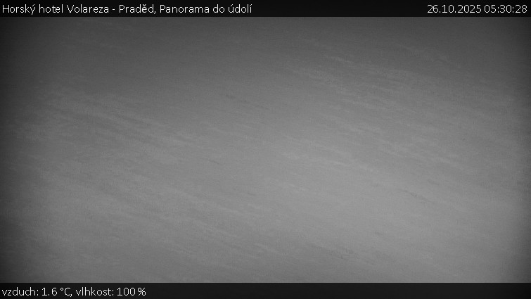 Horský hotel Volareza - Praděd - Panorama do údolí - 26.10.2025 v 05:30 Horský hotel Volareza - Praděd - Panorama do údolí - 26.10.2025 v 05:30
