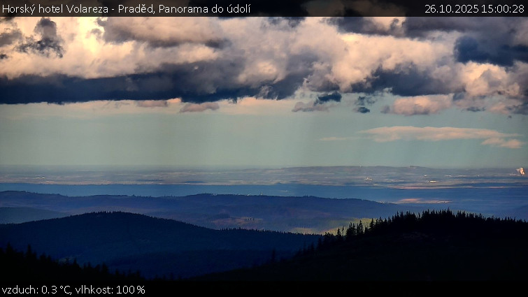 Horský hotel Volareza - Praděd - Panorama do údolí - 26.10.2025 v 15:00 Horský hotel Volareza - Praděd - Panorama do údolí - 26.10.2025 v 15:00