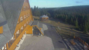 Sporthotel Kurzovní - Parkoviště a hlavní vchod - 5.11.2024 v 15:00 Sporthotel Kurzovní - Parkoviště a hlavní vchod - 5.11.2024 v 15:00