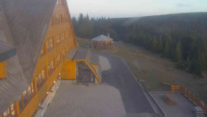 Sporthotel Kurzovní - Parkoviště a hlavní vchod - 5.11.2024 v 16:00 Sporthotel Kurzovní - Parkoviště a hlavní vchod - 5.11.2024 v 16:00