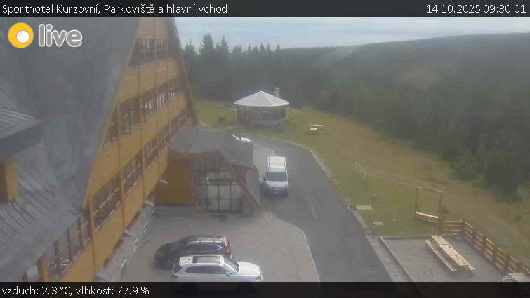 Sporthotel Kurzovní - Parkoviště a hlavní vchod - 14.10.2025 v 09:30 Sporthotel Kurzovní - Parkoviště a hlavní vchod - 14.10.2025 v 09:30