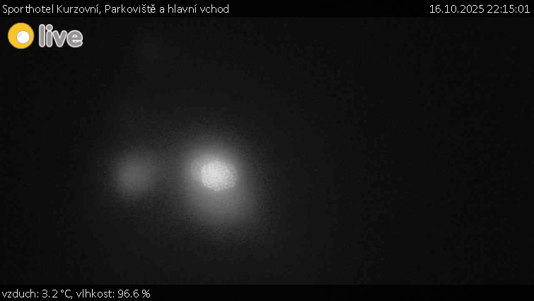 Sporthotel Kurzovní - Parkoviště a hlavní vchod - 16.10.2025 v 22:15 Sporthotel Kurzovní - Parkoviště a hlavní vchod - 16.10.2025 v 22:15