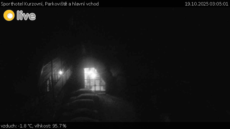 Sporthotel Kurzovní - Parkoviště a hlavní vchod - 19.10.2025 v 03:05 Sporthotel Kurzovní - Parkoviště a hlavní vchod - 19.10.2025 v 03:05